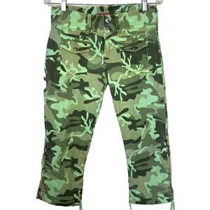YOUNIQUE sz XS Neon Green Camo Capri Cargo Cropped Jeans Pants Camouflage Skinny